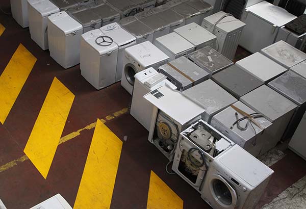 Rang&#x00E9;es&#x20;de&#x20;lave-linges&#x20;usag&#x00E9;s