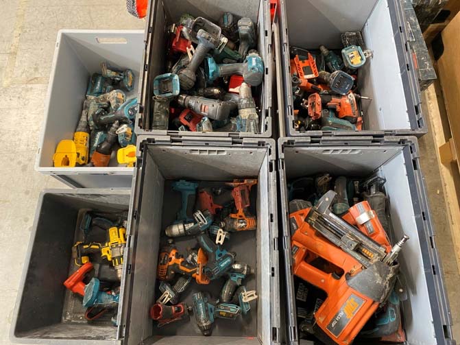 caisses d'appareils collectés usagés